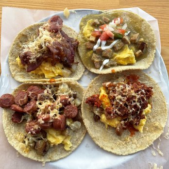 Guisados - Breakfast Tacos de Tocino, Chuleta, Weenie y Chorizo - Mexican Near Me - Pasadena, California