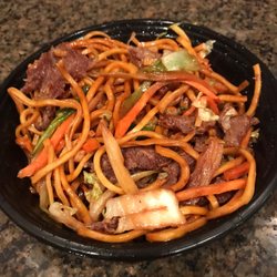 Lin's Kitchen - 35. Beef Lo Mein