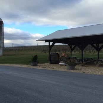 Rockbridge Vineyard & Brewery - Wineries Near Me - Raphine, Virginia