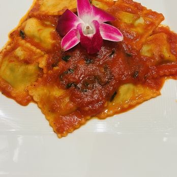 Quattro Caffe - Ravioli Con Salsicca - Italian Near Me - Costa Mesa, California Quattro Caffe - Ravioli Con Salsicca - Italian Near Me - Costa Mesa, California