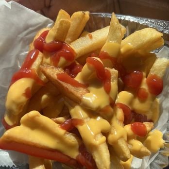 Philly Cheesesteaks - CHEESE WHIZ FRIES - Cheesesteaks Near Me - Berwyn, Pennsylvania