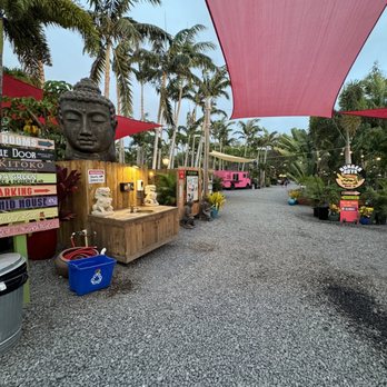 Kihei Food Oasis - Food Trucks Near Me - Kihei, Hawaii Kihei Food Oasis - Food Trucks Near Me - Kihei, Hawaii
