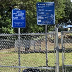 Kalo Place Mini Park - Sign says no animals???