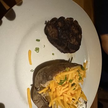 Remington's - Filet and potato - American Near Me - Chicago, Illinois
