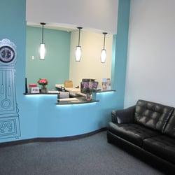 Flossmore Dental: Hank Chang, DDS - Our Reception Room