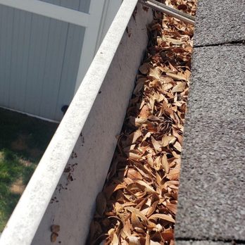 Bresnahan Rain Gutter Cleaning - Rain Gutter - Before - Gutter Services Near Me - Los Angeles, California