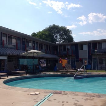 Bowmont Motel - Hotels Near Me - Penticton, British Columbia Bowmont Motel - Hotels Near Me - Penticton, British Columbia