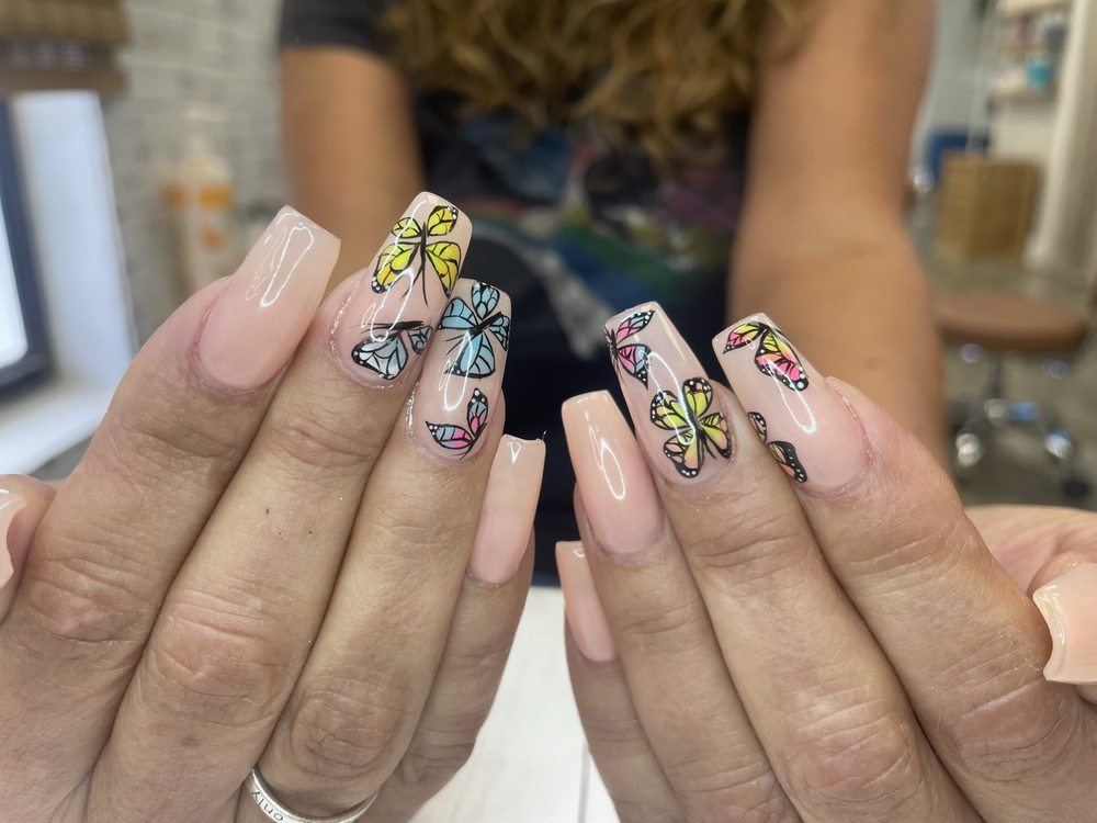 Ethereal Nails By Angel Logo