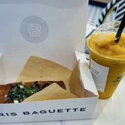 Fig and prosciutto pastry and mango smoothie Fig and prosciutto pastry and mango smoothie