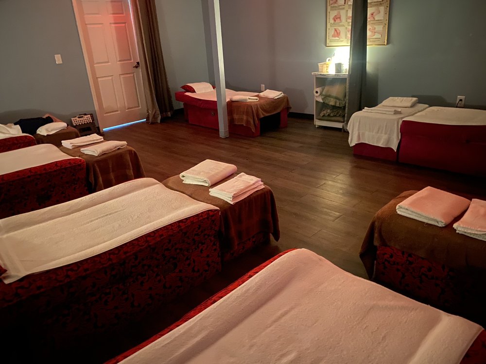 Q MASSAGE Updated October 2024 13 Photos & 72 Reviews 228 NE Barry Rd, Kansas City