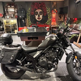 Goodfellas Tattoo - Nice decor - Tattoo Near Me - Orange, California Goodfellas Tattoo - Nice decor - Tattoo Near Me - Orange, California