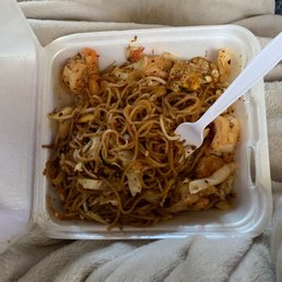 Shrimp pad thai