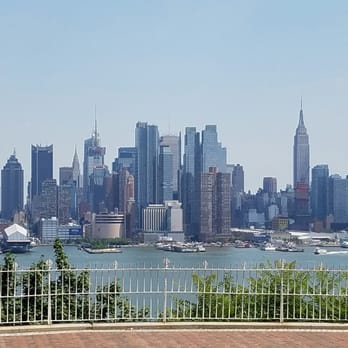 Hamilton Park - NYC Skyline... - Parks Near Me - Weehawken, New Jersey