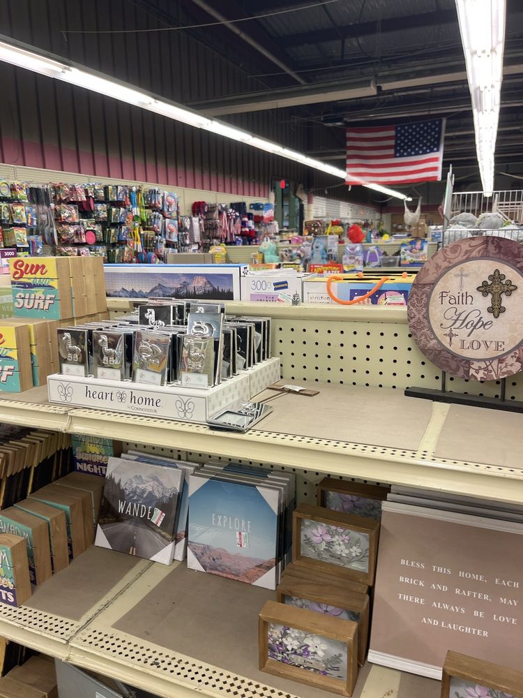 WORLD OF VALUES OUTLET Updated August 2024 10 Photos 180 Donahue