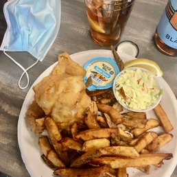 Fish (cod) and chips