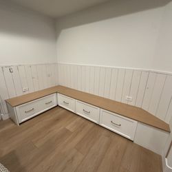 Henrys Handyman Services - Shiplap wall with seated area