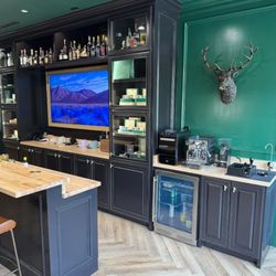 The Crown - Come and watch the game!