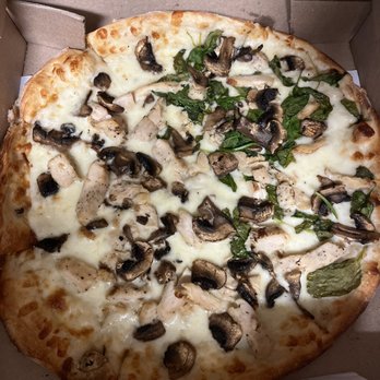 Brooklyn Pizzeria - Chicken, mushroom and Spinach Alfredo pizza - Pizza Near Me - Richmond, Texas