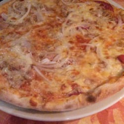 La Perla - Pizza Tonno