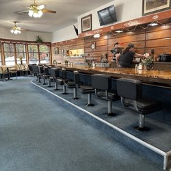 The Tipsy Pig - Bar and dining room.