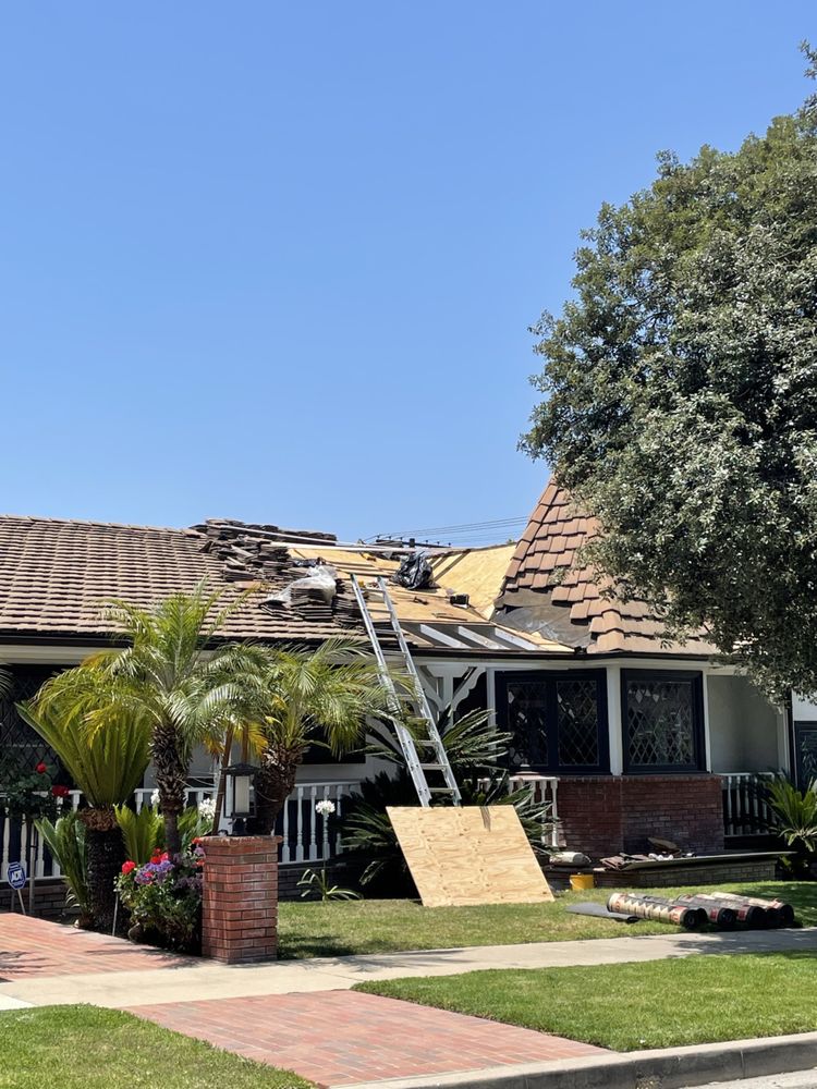 Slide of Quiroz And Sons Roofing