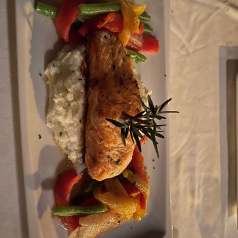 Limoncello - Salmon with creamy mashed potato - Italian Near Me - Cancún, ROO Limoncello - Salmon with creamy mashed potato - Italian Near Me - Cancún, ROO