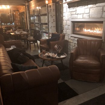 Delicio Coal Fired Pizza - Lounge area - Pizza Near Me - Cincinnati, Ohio