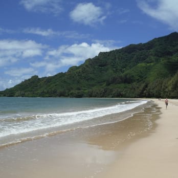 Kahana Bay Beach - Looking north - Beaches Near Me - Kahana, Hawaii Kahana Bay Beach - Looking north - Beaches Near Me - Kahana, Hawaii