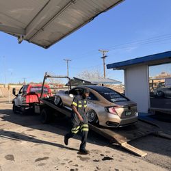 Hook' Em Up Towing
