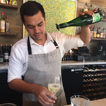 Fete - Aerating pour for Bask Country unique wine - New American Near Me - Honolulu, Hawaii