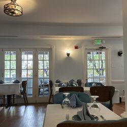 Oba Mediterranean Grill - Dinning room