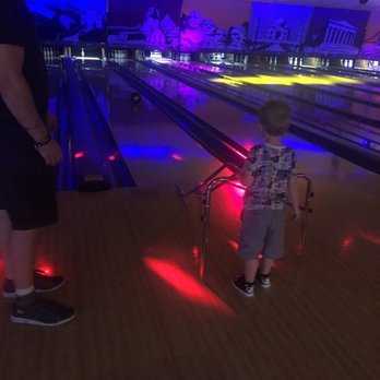 Escape Entertainment Center - Little one bowling. - Arcades Near Me - Troy, Michigan