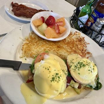 Scotts Diner - Cali eggs Benedict - Diners Near Me - Merced, California