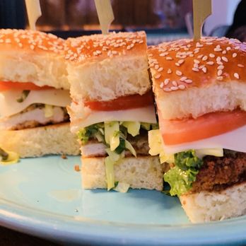 The Honor Bar - Crispy chicken sandwich - Bars Near Me - Santa Barbara, California
