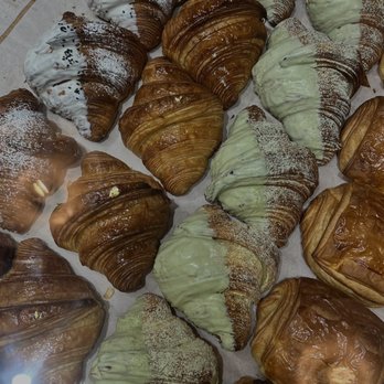Angus T - Croissants - Cafes Near Me - Vancouver, British Columbia