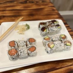 Kung Fu II - Great lunch specials. Spicy tuna, Philadelphia, & Eel avocado rolls.