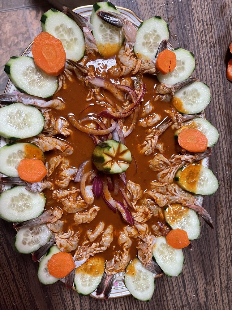 Burgos Queen mexican food Logo