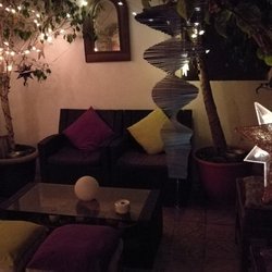 Blanco Cafe - Mein Lieblingsplatz ist der offene Innenhof.