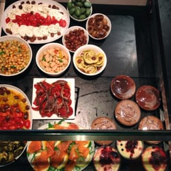 Antipasti et quelques desserts.