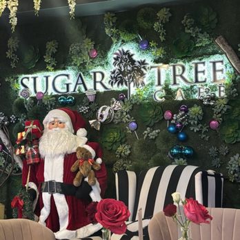 Sugar Tree Cafe - Christmas decorations in the entrance - Cafes Near Me - Nutley, New Jersey