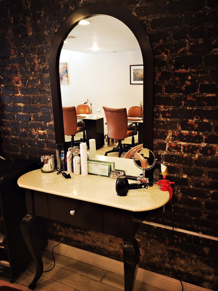 Sandy's Beauty Salon Photos