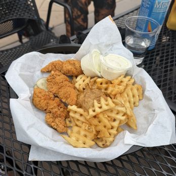The Corner Store Pub & Grill - Chicken Fingers - Pubs Near Me - Park City, Utah
