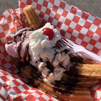 Churros el Sabroso - 4 churros w/ strawberry and Oreo ice cream!! - Desserts Near Me - Bloomington, California