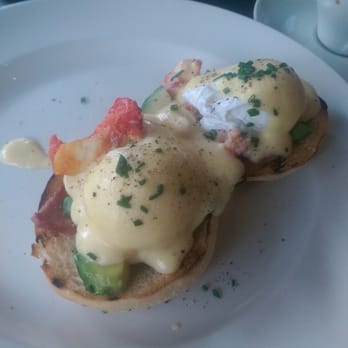 Balans Soho Society - Lobster, salmon, poached eggs - Breakfast & Brunch Near Me - London, XGL