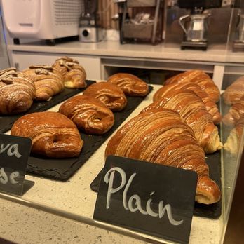 L’Boulanger - French Near Me - Miami, Florida