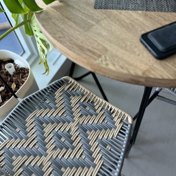 Broken Chair - Reparation of chair and wooden dining table. - Furniture Repair Near Me - Medley, Florida Broken Chair - Reparation of chair and wooden dining table. - Furniture Repair Near Me - Medley, Florida