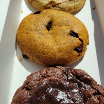 Crumbl - Foothill Ranch - Peanut butter cookies and cream, pumpkin chocolate chip, brownie batter, cookie butter lava - Bakeries Near Me - Lake Forest, California Crumbl - Foothill Ranch - Peanut butter cookies and cream, pumpkin chocolate chip, brownie batter, cookie butter lava - Bakeries Near Me - Lake Forest, California