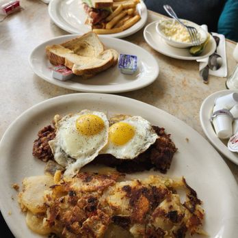 Farmingdale Diner - Both dishes - Diners Near Me - Farmingdale, New York