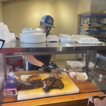 Buffalo Creek BBQ - Chuy cutting up the meat - Barbeque Near Me - Hillsboro, Texas Buffalo Creek BBQ - Chuy cutting up the meat - Barbeque Near Me - Hillsboro, Texas