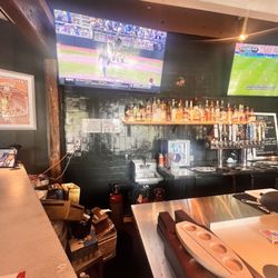 Woody's Food + Bar